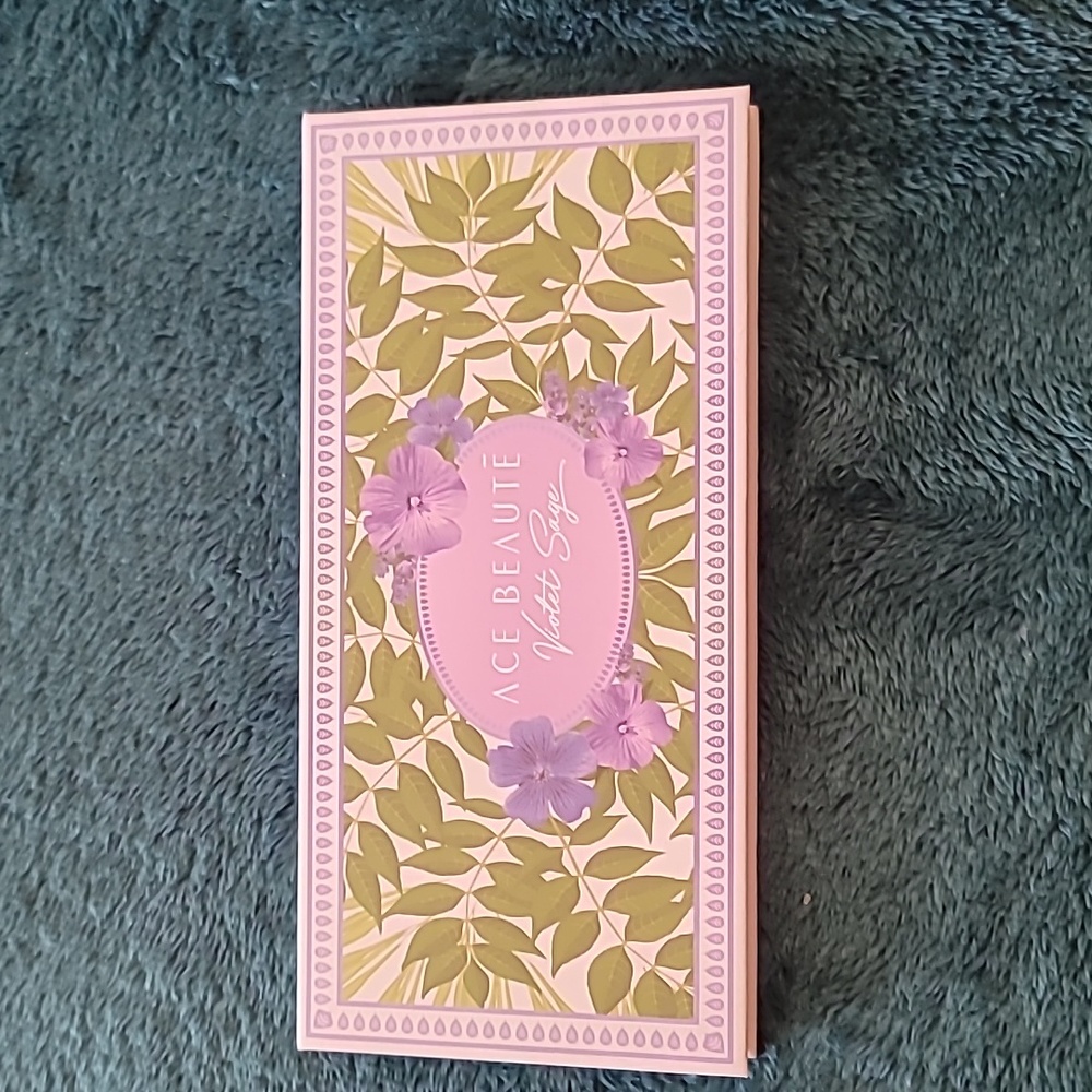 Ace Beaute` eye shadow palette
